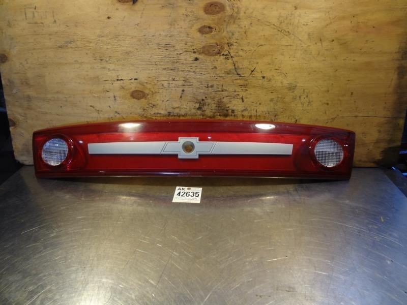 04 05 cavalier lid mounted taillight assembly 