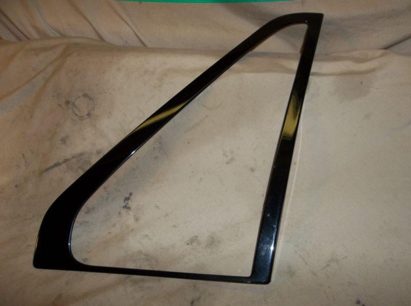 98-00 volvo s70 passenger rh rear exterior quarter window glass trim moulding