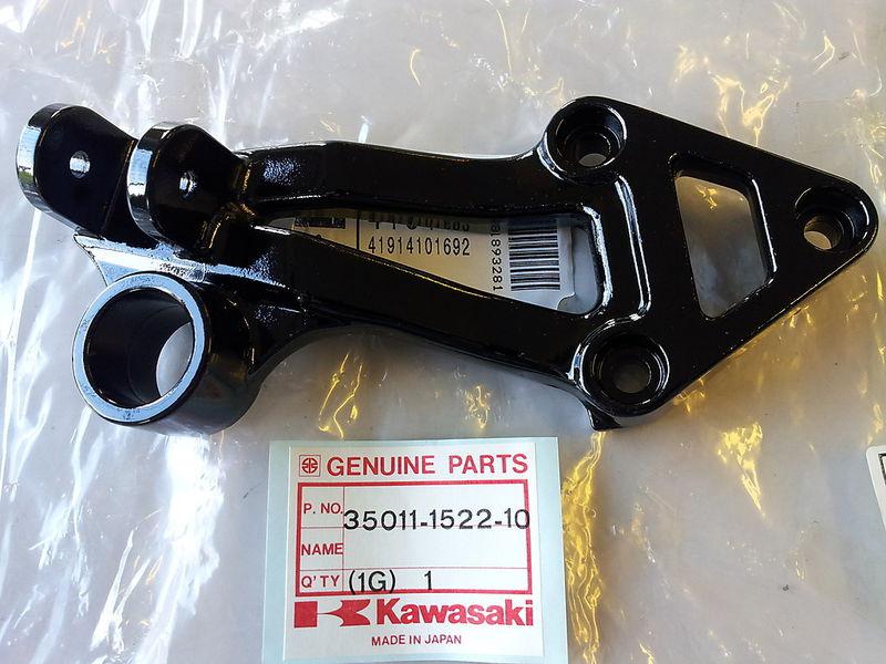 Kawasaki zx1100 ninja zzr 1100 92-93 foot peg bracket r.h. 35011-1522-10 nos