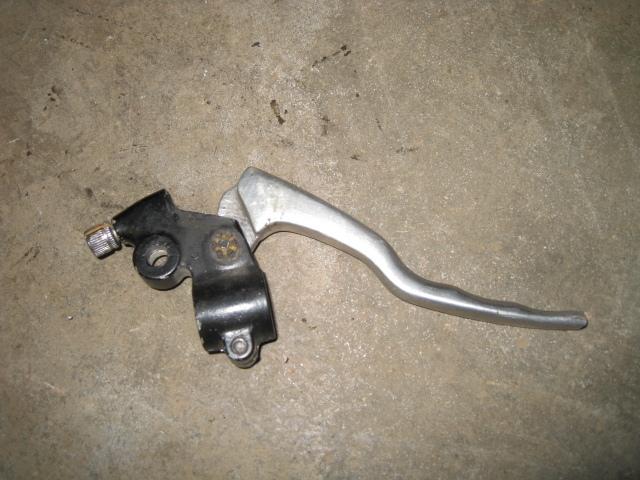 1978 kawasaki kl250 - clutch handlebar bracket 