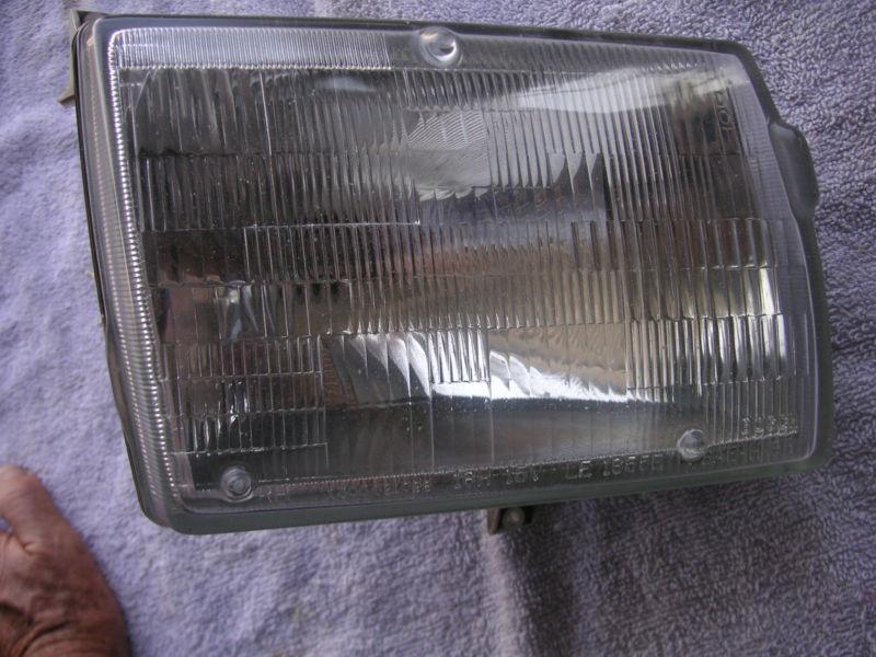 1989 mercedes benz 560 sel 126 right side head light  le1855e sae h-85    my#431