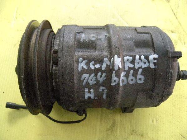 Isuzu elf 1995 a/c compressor [8060700]