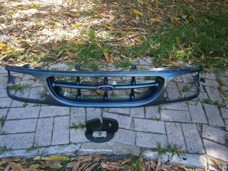 1998-2001 ford explorer front grill assembly (lt blue)  oem/warranty