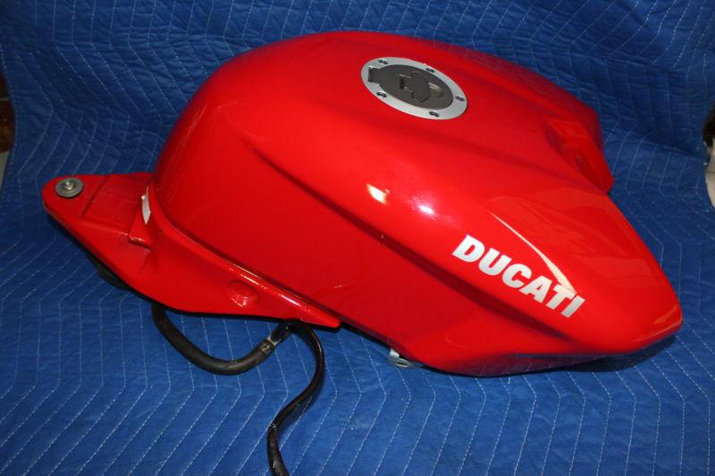 2007 2008 07 08 ducati 1098 1098s fuel gas tank  petroleum with fuel pump  