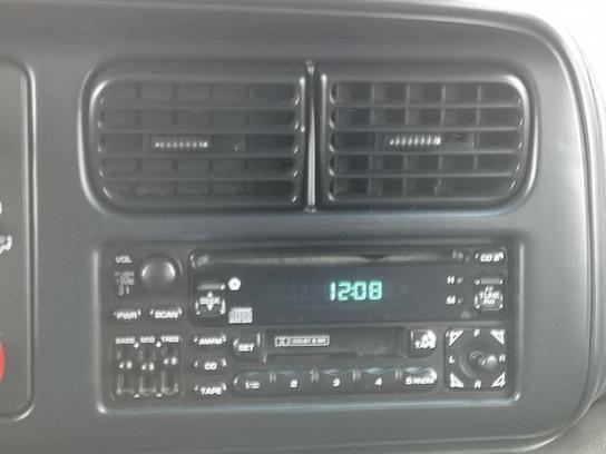 98-99-jeep chrysler  cherokee dodge durango ram 1500 radio no cd player