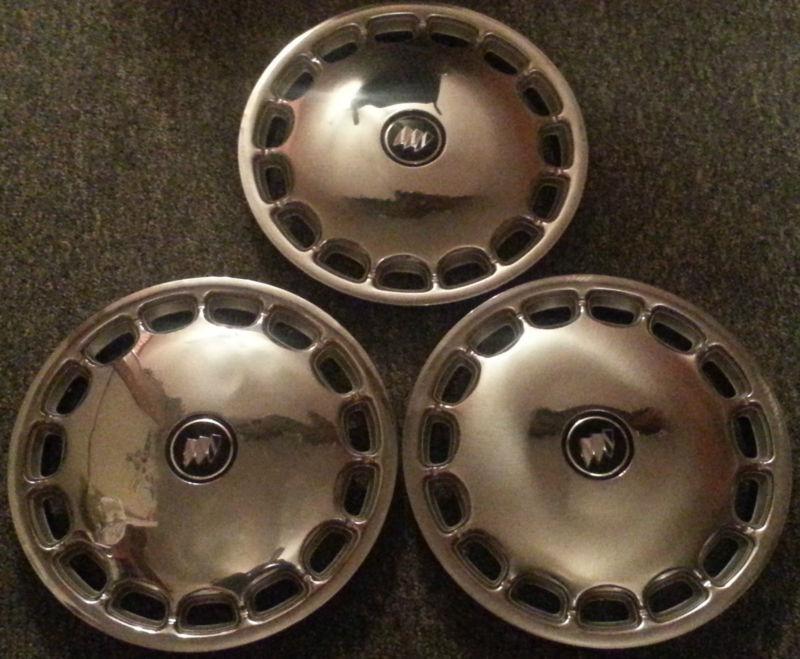 3-1992-1999 buick lesabre,park avenue,regal,roadmaster 15" hubcap 570-01134 used