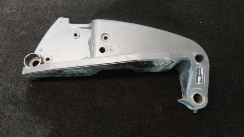 Stbd & port clamp bracket #61a-43112-23-8d, 2000 yamaha 250hp outboard motor