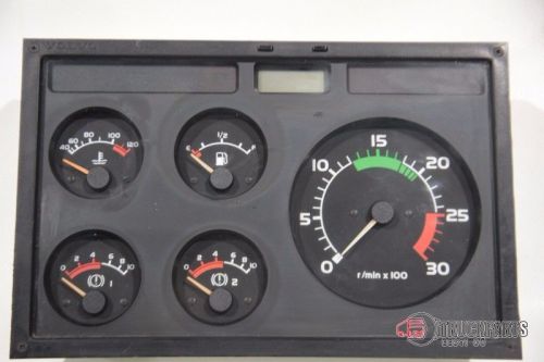 Dashboard instrument cluster 3032614 volvo b10b