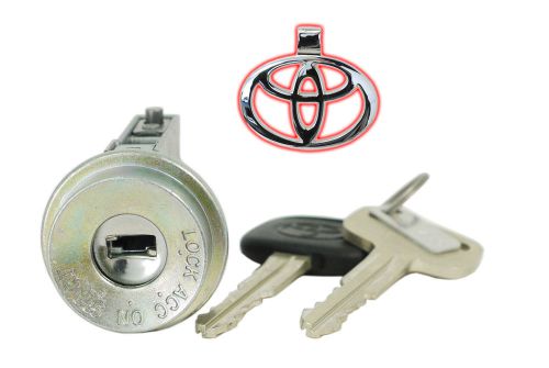 Toyota corolla &#034;le&#034;  98-02 ignition lock cylinder w/2 keys - original part