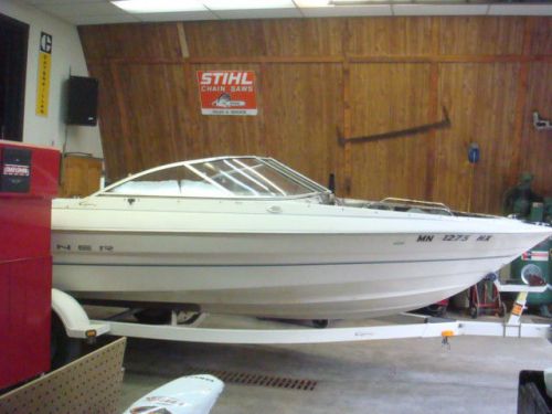 Windshield for a 2000 bayliner capri 1950  open-bow