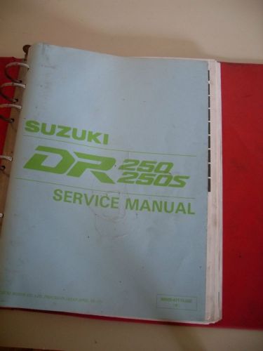 Suzuki motorcycle dr250 &amp; 250s  service manual in binder  1990