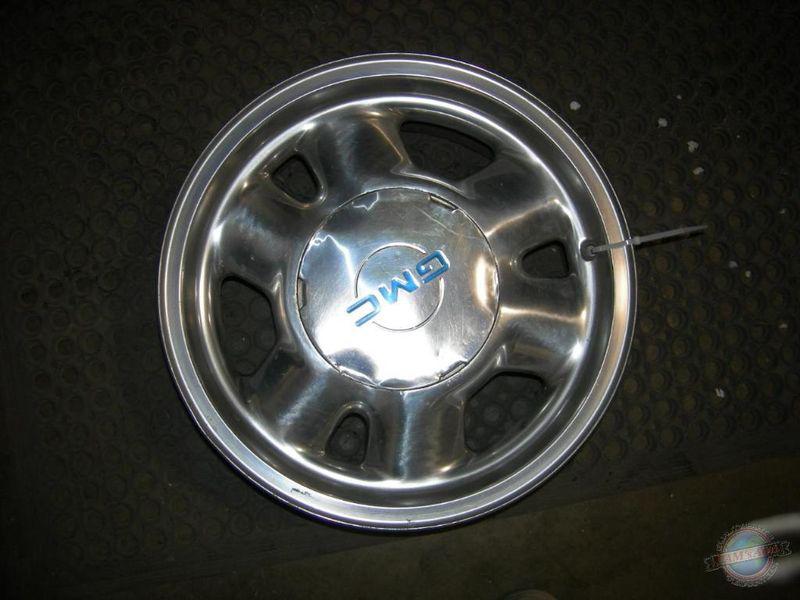 (1) wheel yukon 940891 00 01 02 03 alloy 85 percent oxy cntr cap dented