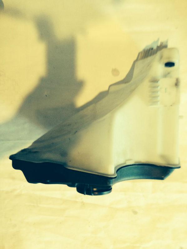 2001 2002 2003 2004 bmw 325 330 windsheild washer fluid tank