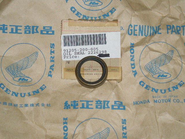 1960-1969 honda 305 ca77 cb77 cl77 250 ca72 cb72 cl72 clutch adjuster seal nos