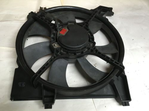 2003 hyundai tiburon gt v6 radiator cooling fan motor assembly (left side)