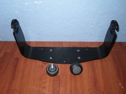 Raymarine mounting bracket &amp; knobs for c80 classic - great condition
