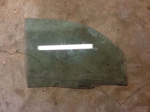 2001- 2005 chrysler pt cruiser left driver side front door window glass