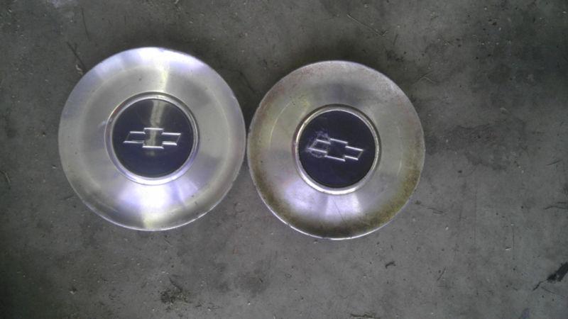 2000-2005 chevy impala monte carlo center caps pair 