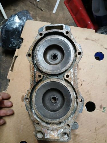 Yamaha outboard crankcase cylinder head 1  p/n 6l1-11111-00-94 fits 1998-1999...