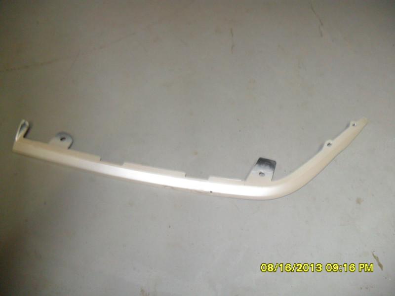 Oem 2012-2013 cadillac cts sedan left front bumper molding insert 20823993