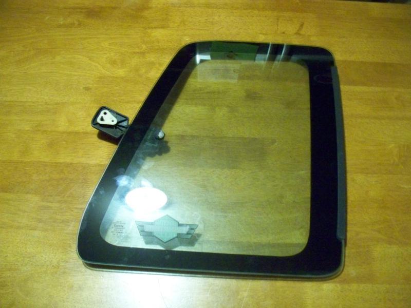 Rh front quarter window for mazda navajo