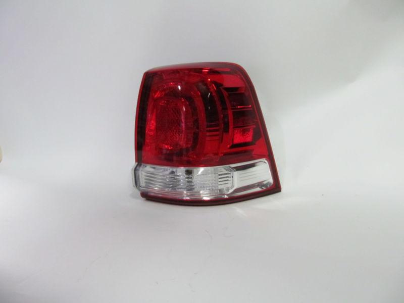 08 09 2010 2011 toyota land cruiser oem  right tail light nice!