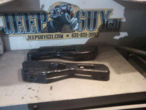 Jeep 2000 wrangler tj driver side seat bracket  (no reserve)