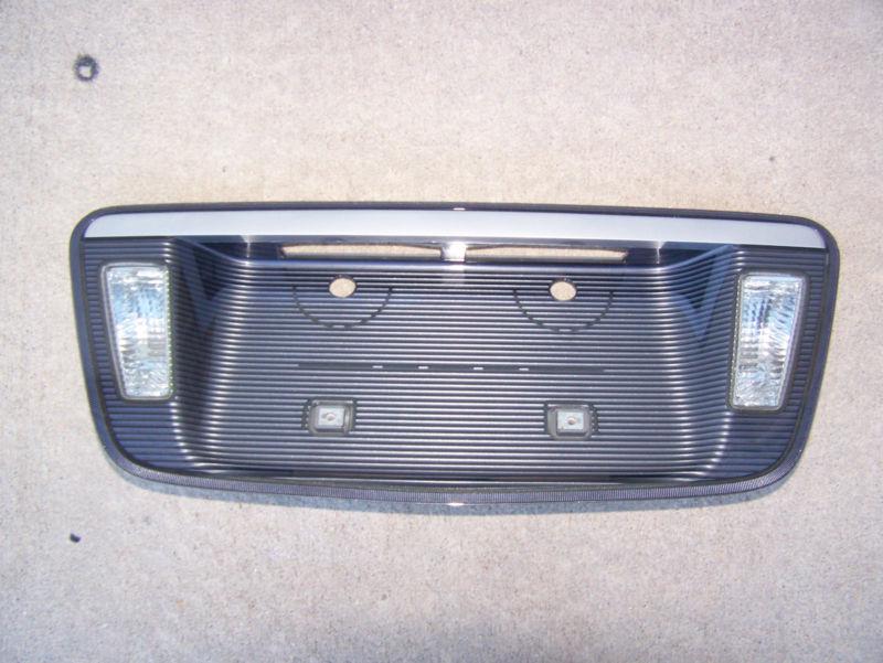 04-06 acura tl 3.2tl trunk lid license plate trim bracket panel oem