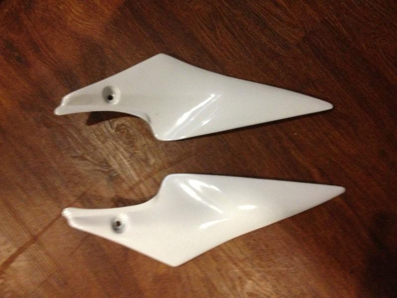 2006 gsxr600 tank side fairing's 