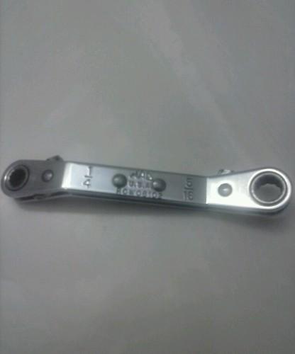 Mac tool offset 1/4 5/16 ratchet wrench 