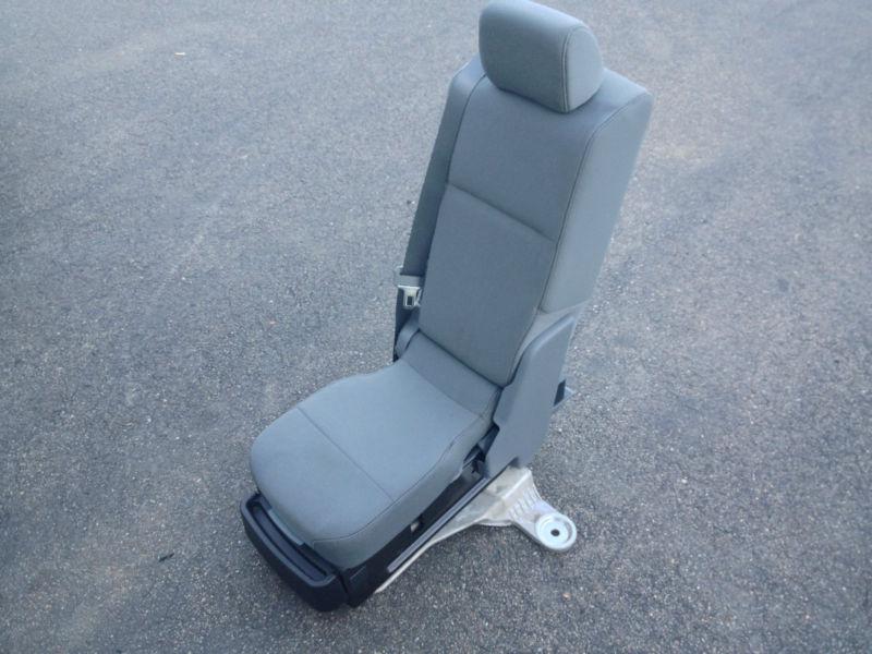 2011-2013 ford f-250 - 350 - 450  middle seat and mount