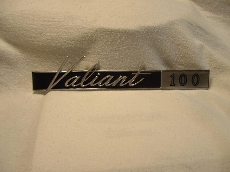 1966 valiant 100 fender nameplate #2579938