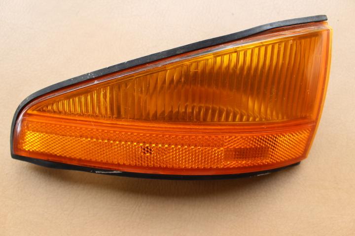 87 1987 pontiac bonneville right parking light part # dot akp2 87 guide 2h