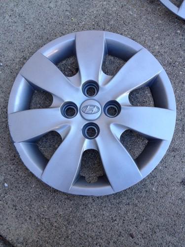  hyundai accent-- hub cap 2006-2010 / oem original wheel cover  52960-1e700 14"