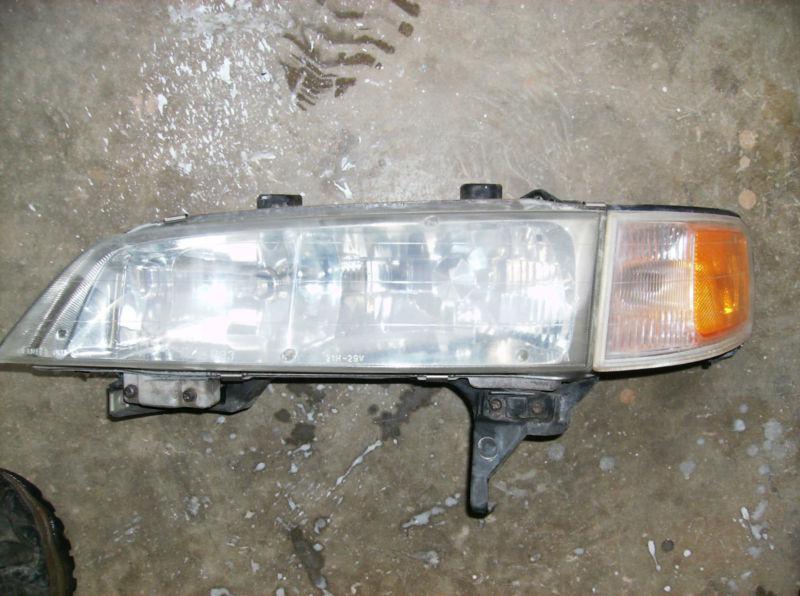 1997 honda accord left headlight assembly with corner lamp used