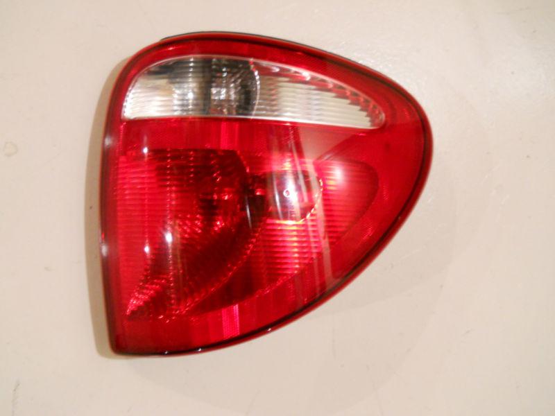 2004-2007 chrysler town & country dodge grand caravan tail light right