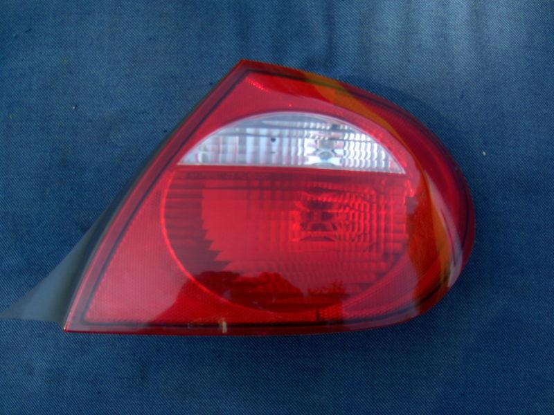 2003 to 2005 dodge neon factory right/passenger tail light 4 door 2 door oem