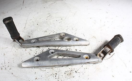 1981 yamaha xj550 maxim passenger foot pegs+brackets/mounts/oem