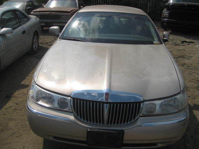 98 99 00 01 02 crown victoria radiators 520607