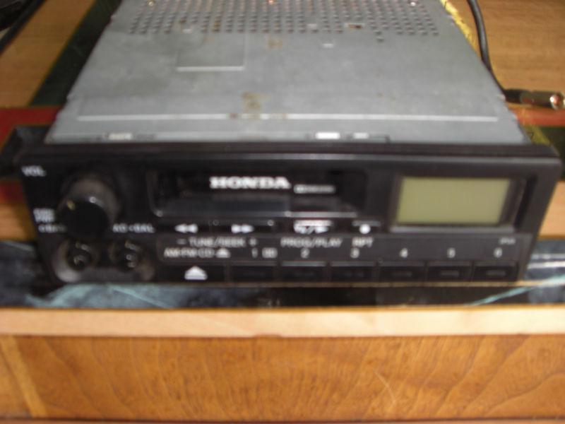  honda fm/am radio cassette tape player 39100-sxo-a010-m1 stereo 