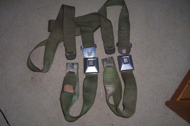 1967-1971 deluxe green front shoulder seat belts chevy camaro  firebird