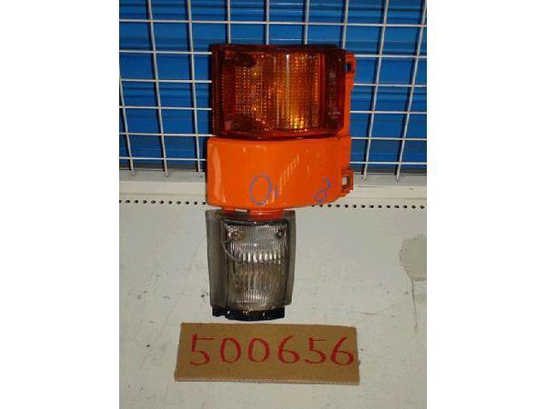 Isuzu elf 1998 right clearance lamp [5611000]