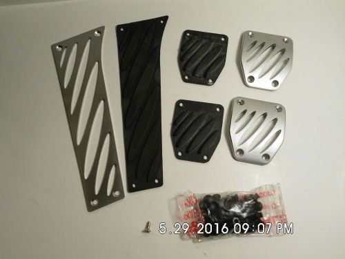 Bmw e46 aluminum/rubber pedal covers(2004&#039;)