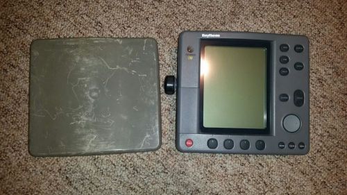 Raytheon model # l750 fishfinder sonar w/suncover- depthfinder