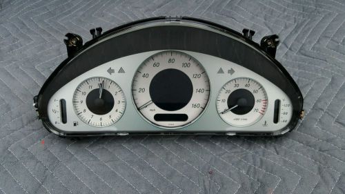 03-06 mercedes w211 e320 e500 instrument cluster speedometer 2115408511 oem 115k