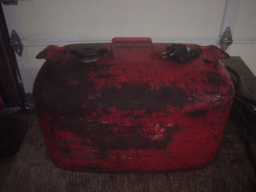 Vintage omc 6 gallon outboard boat motor gas tank w/hose