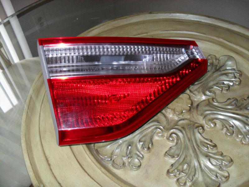 2011-2013 oem honda odyssey left tail gate light tail light w bulbs