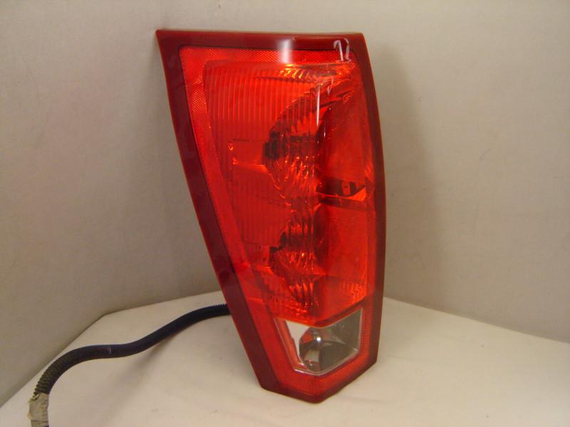 Chevrolet avalanche left tail light 02 03 04 05 06 oem 