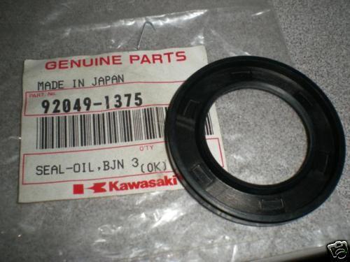 Nos kawasaki zx750 zx900 oil seal 92049-1375