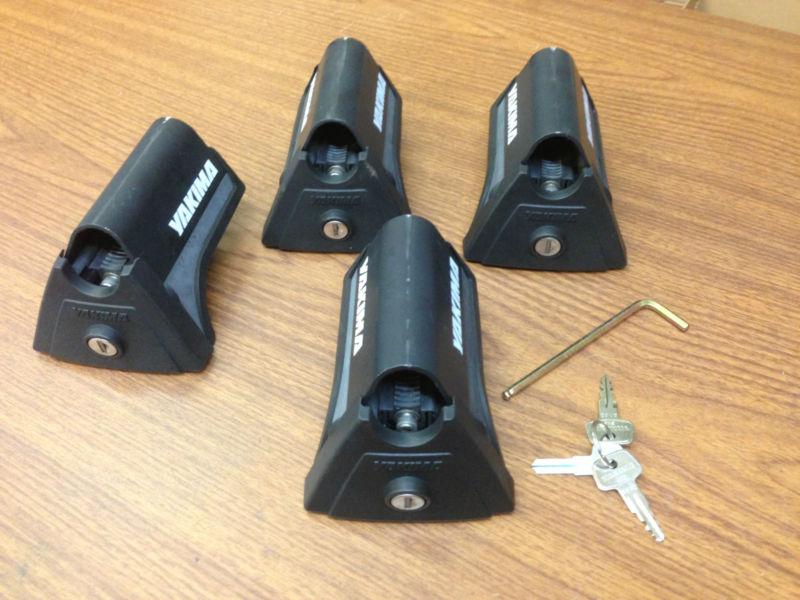 Yakima railgrab towers - set of 4 with locks (for round bars)